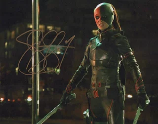 Summer Glau autograph