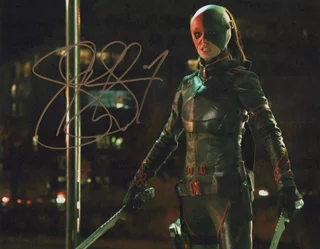 Summer Glau autograph