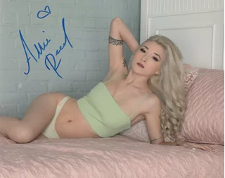 Allie Reed autograph