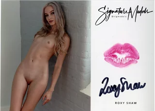 Roxy Shaw autograph