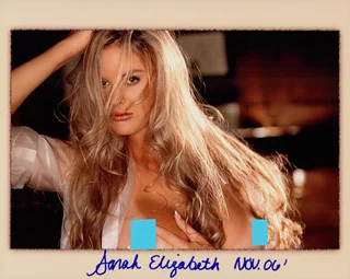 Sarah Elizabeth autograph