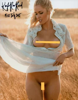 Kayla Rae Reid autograph