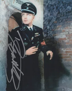 Derren Nesbitt autograph