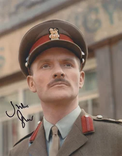 Julian Glover autograph