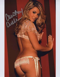 Courtney Culkin autograph