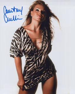 Courtney Culkin autograph