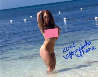 Samantha Shane autograph