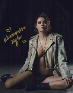 Alexandra Tyler autograph