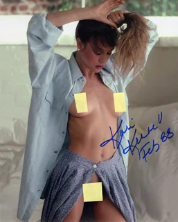 Kari Kennell autograph