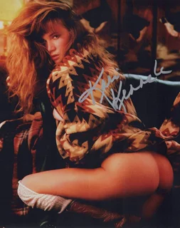 Kari Kennell autograph