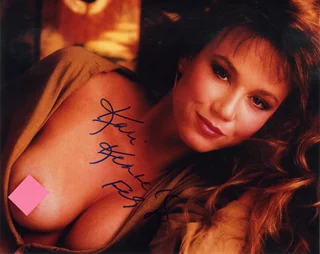 Kari Kennell autograph