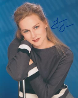 Laura Linney autograph