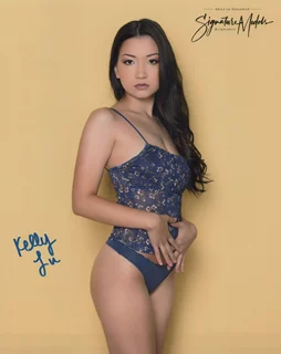 Kelly Lu autograph