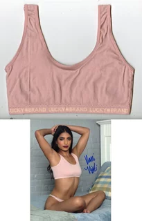 Daniella Vioti autograph