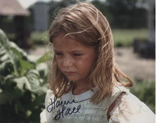 Hanna Hall autograph