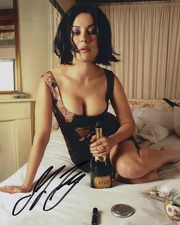 Jennifer Tilly autograph