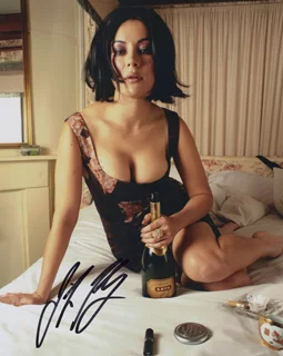 Jennifer Tilly autograph