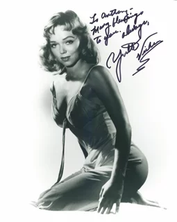 Yvette Vickers autograph