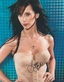 Jennifer Love Hewitt autograph