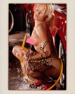 Holley Dorrough autograph