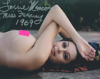 Lorrie Menconi autograph