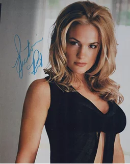 Victoria Pratt autograph
