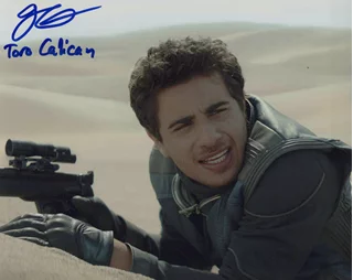 Jake Cannavale autograph