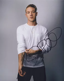 Diplo autograph