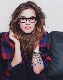 Allison Williams autograph