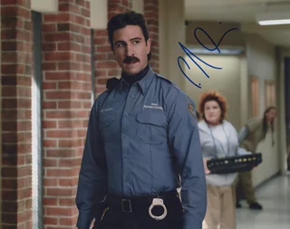 Pablo Schreiber autograph