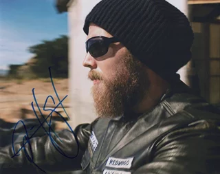 Ryan Hurst autograph
