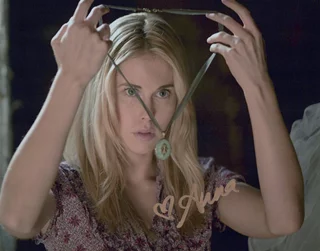 Anna Hutchison autograph