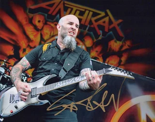 Scott Ian autograph