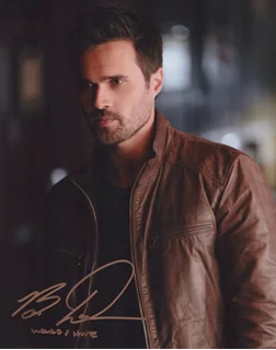 Brett Dalton autograph
