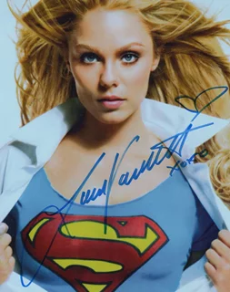 Laura Vandervoort autograph
