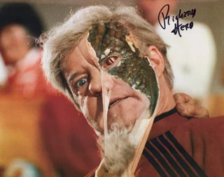 Richard Herd autograph