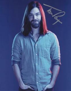 Tom Payne autograph