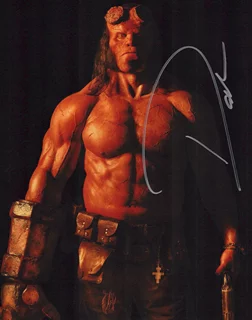 David Harbour autograph