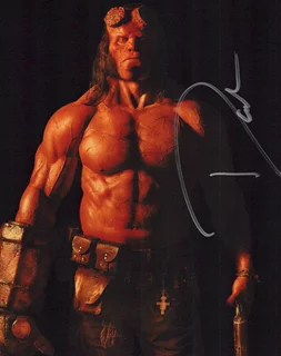 David Harbour autograph