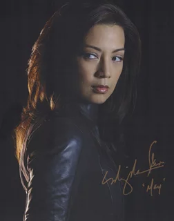 Ming-Na autograph