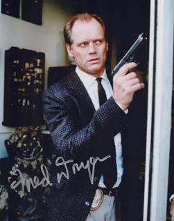 Fred Dryer autograph