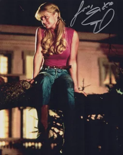 Erika Eleniak autograph