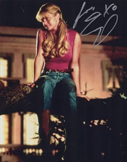Erika Eleniak autograph