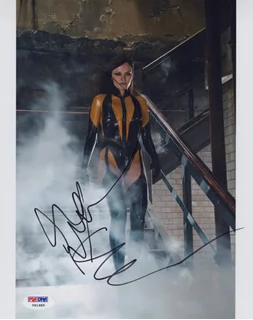 Malin Akerman autograph