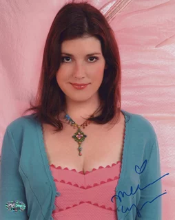 Melanie Lynskey autograph