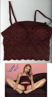 Tabitha Elm autograph