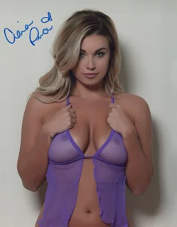 Ciara Price autograph