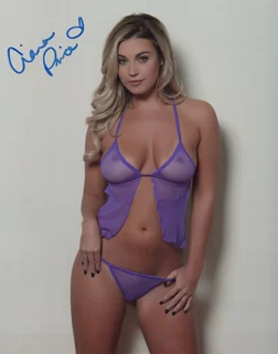 Ciara Price autograph