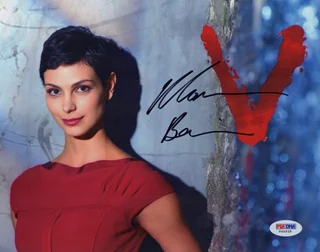 Morena Baccarin autograph
