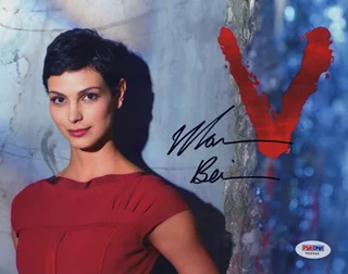 Morena Baccarin autograph